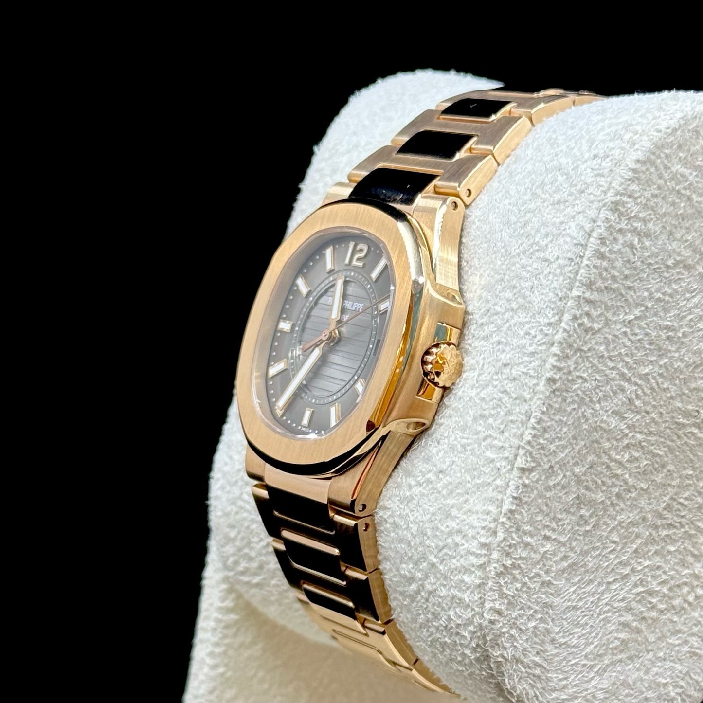 Patek Philippe Nautilus Rose Gold 7011/1R-010