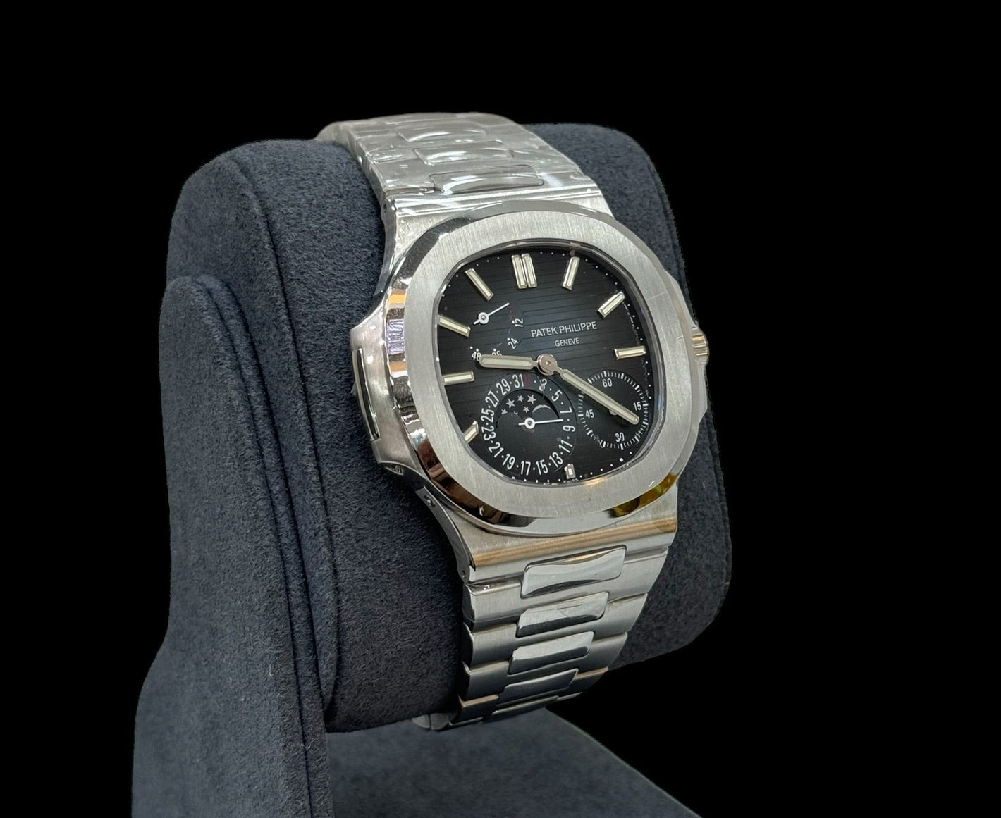 Patek Philippe Nautilus 5712/1A Moon Phases